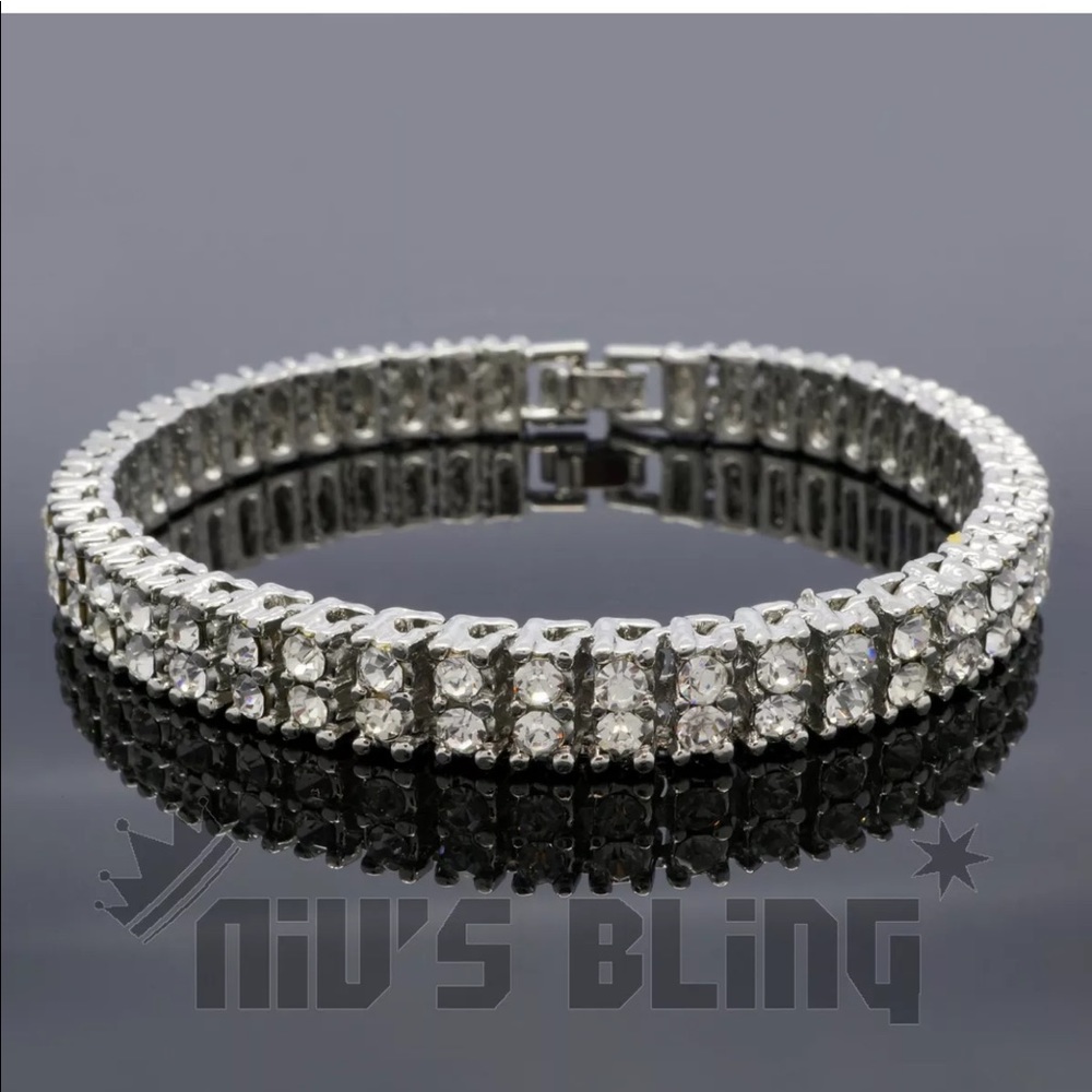 Tennis bracelet
